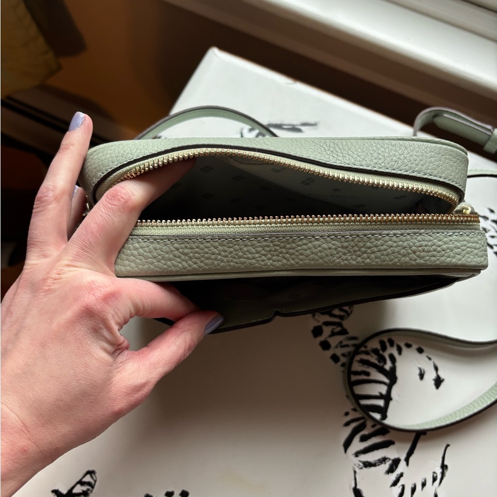 Kate Spade Crossbody Camera Bag- Pistachio Leather - Picture 7 of 8